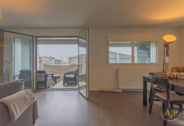 Vente appartement Bordeaux : 305 000 € - AJP Immobilier Bordeaux Chartrons