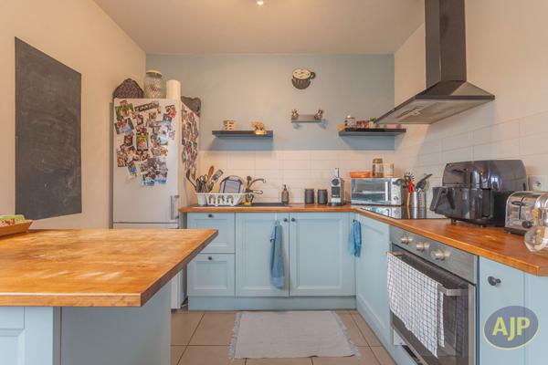 Vente appartement Bordeaux : 305 000 € - AJP Immobilier Bordeaux Chartrons