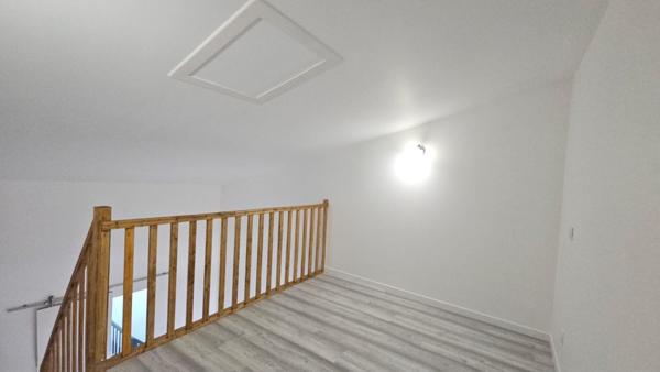LIMOUX immeuble composé de 2T2, 1T3 et deux locaux commerciaux