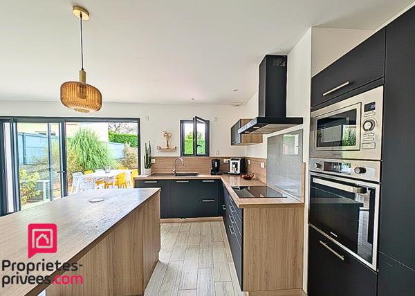 Maison contemporaine de plain-pied 3 chambres 1 bureau 1 Piscine