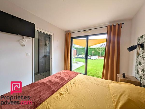 Maison contemporaine de plain-pied 3 chambres 1 bureau 1 Piscine