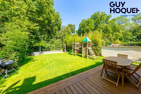 Maison individuelle à vendre à Combs-la-Ville - DPE en A - 3 chambres + 1 bureau