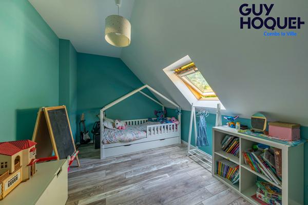 Maison individuelle à vendre à Combs-la-Ville - DPE en A - 3 chambres + 1 bureau