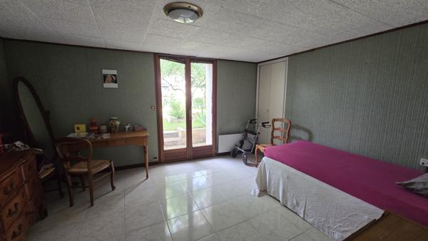 Maison  8 pièce(s)  5 chambre(s)  218 m²