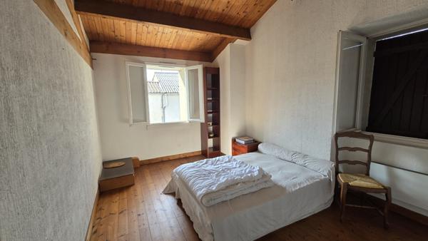 Maison  8 pièce(s)  5 chambre(s)  218 m²