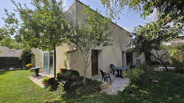 Maison  8 pièce(s)  5 chambre(s)  218 m²