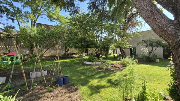 Maison  8 pièce(s)  5 chambre(s)  218 m²