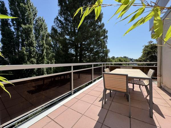 Appartement  7 pièce(s)  4 chambre(s)  169.02 m²