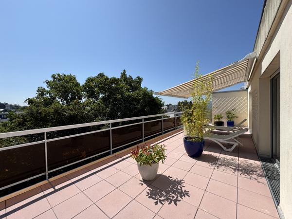 Appartement  7 pièce(s)  4 chambre(s)  169.02 m²