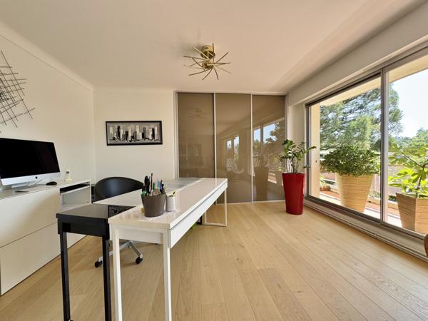 Appartement  7 pièce(s)  4 chambre(s)  169.02 m²