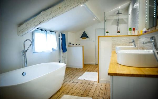 Maison à louer    7 pièces •  Sommières