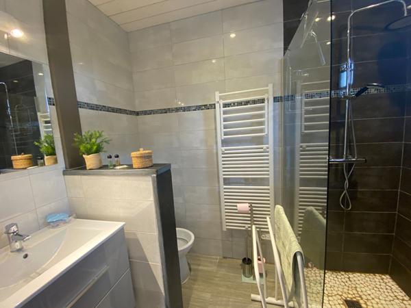 Maison avec dependance et terrain paysage !