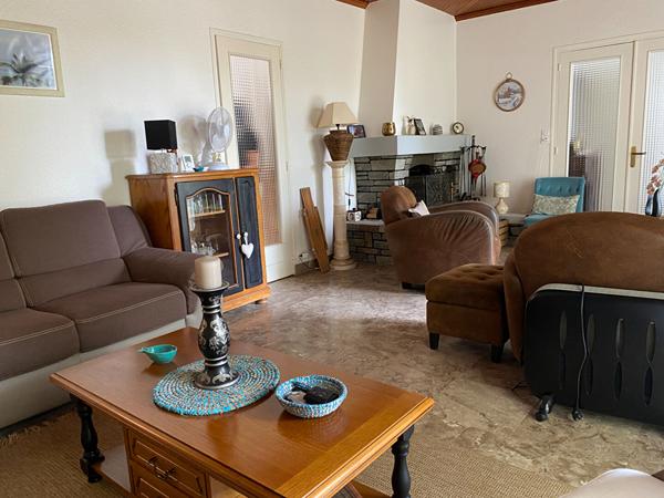 Maison avec dependance et terrain paysage !