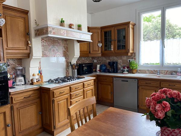 Maison avec dependance et terrain paysage !