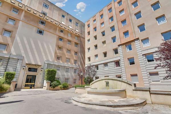 Studio meublé – Résidence de services – Centre-ville d’Aix-en-Provence
