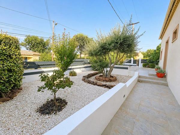 Vente                                                      Maison
                        
                     5 pièces                      107 m2                     à Le Luc