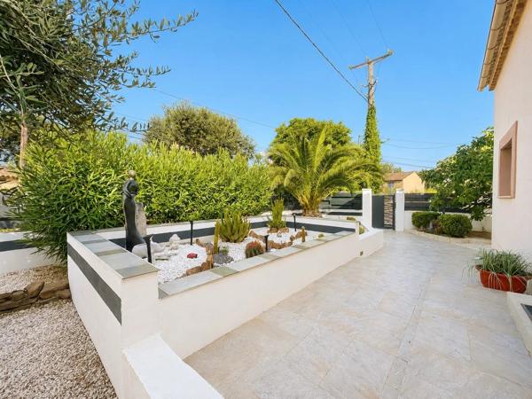 Vente                                                      Maison
                        
                     5 pièces                      107 m2                     à Le Luc