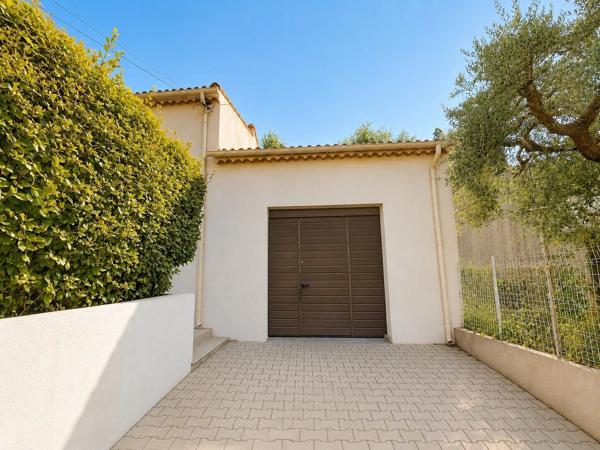 Vente                                                      Maison
                        
                     5 pièces                      107 m2                     à Le Luc