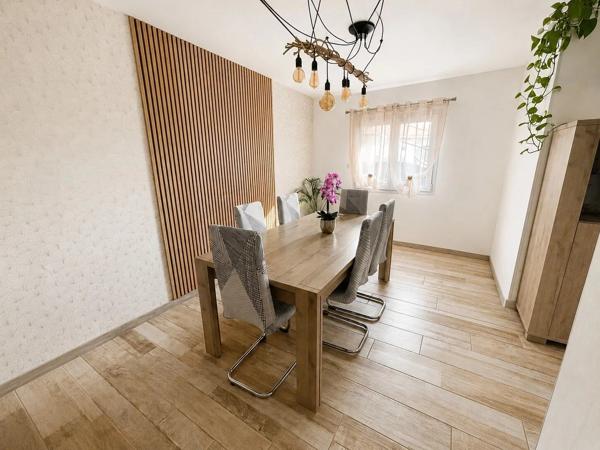 Vente                                                      Maison
                        
                     5 pièces                      107 m2                     à Le Luc