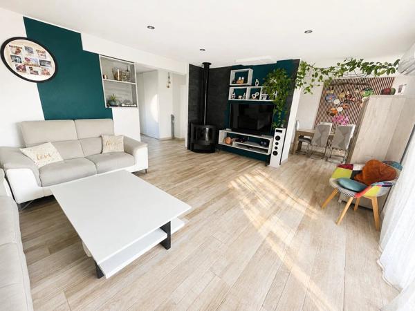 Vente                                                      Maison
                        
                     5 pièces                      107 m2                     à Le Luc