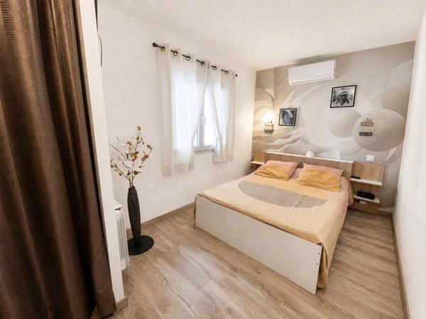 Vente                                                      Maison
                        
                     5 pièces                      107 m2                     à Le Luc