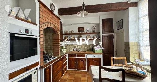 MAISON AVEC GARAGE A VENDRE PROCHE CENTRE NYONS 