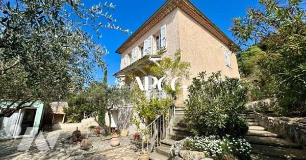 MAISON AVEC GARAGE A VENDRE PROCHE CENTRE NYONS 