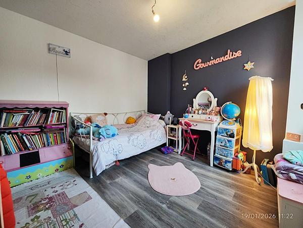 Maison 184 m² env.- 5 chambres -2 garages - abris et jardin