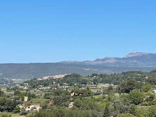 Mas en pierre, vues et soleil couchant – Le Beausset