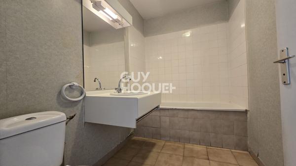 Grand studio 30 M2 avec terrasse et parking  dans résidence de qualité