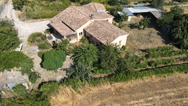 Villa 147 m² sur 1962 m²