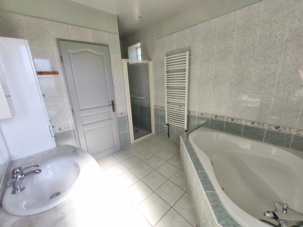 Villa 147 m² sur 1962 m²