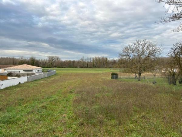DISSAY - TERRAIN A BATIR DE 650 M²