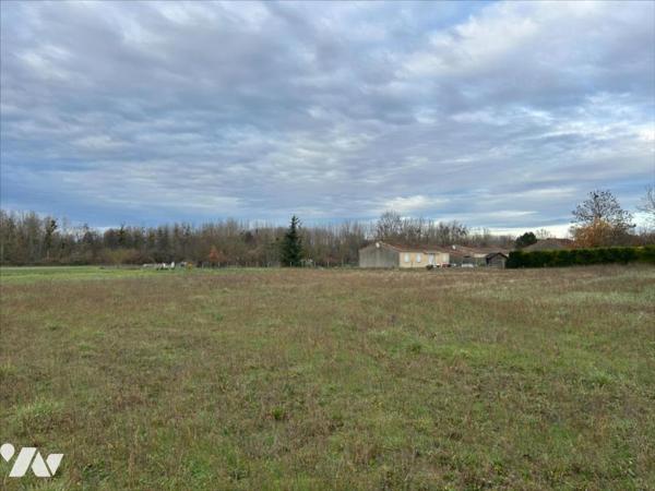 DISSAY - TERRAIN A BATIR DE 650 M²