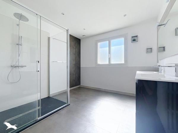 Maison 369 600 € Trélissac 9 p 269 m² DPE C