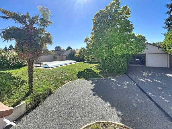 Maison 369 600 € Trélissac 9 p 269 m² DPE C