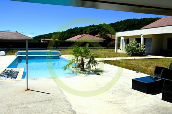 Villa d'architecte à 20 / 25 MIN BOURGOIN JALLIEU (38300)