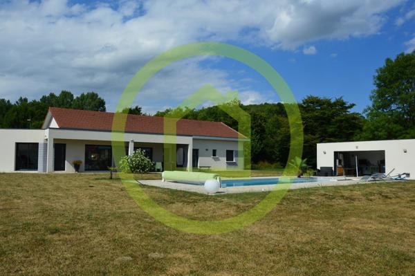 Villa d'architecte à 20 / 25 MIN BOURGOIN JALLIEU (38300)