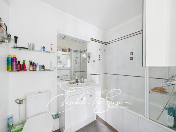 2 pièces entièrement rénové sans vis à vis