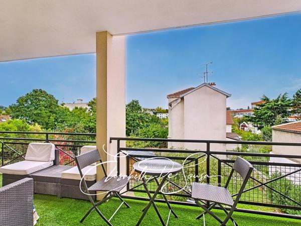 2 pièces entièrement rénové sans vis à vis