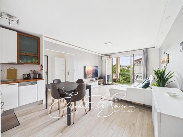 2 pièces entièrement rénové sans vis à vis