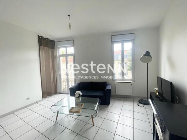 BORDEAUX - Appartement 28m2 - Meublé - Dernier étage - Immeuble pierres - Petite copropriété 4 lots - Libre de toute occupation