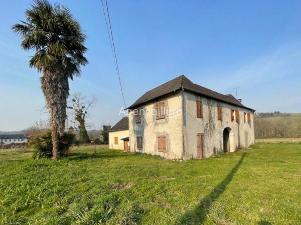 Ferme - Proximite oloron-sainte-marie - Réf.:205247 PROXIMITE OLORON - FERME A RENOVER ENTIEREMENT AVEC 4 HA DE TERRES LIBRES -