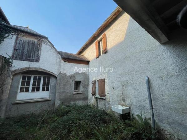 Ferme - Proximite oloron-sainte-marie - Réf.:205247 PROXIMITE OLORON - FERME A RENOVER ENTIEREMENT AVEC 4 HA DE TERRES LIBRES -