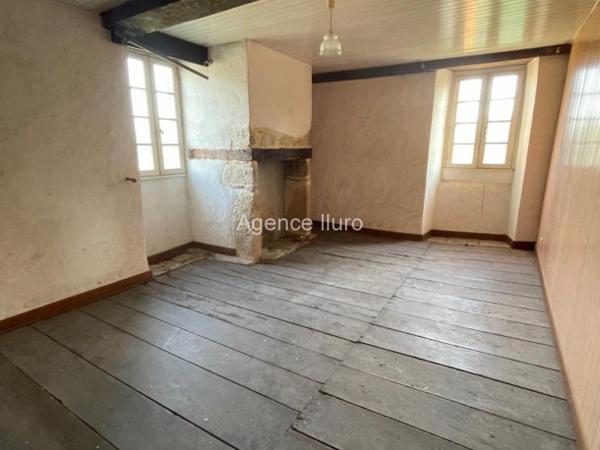 Ferme - Proximite oloron-sainte-marie - Réf.:205247 PROXIMITE OLORON - FERME A RENOVER ENTIEREMENT AVEC 4 HA DE TERRES LIBRES -