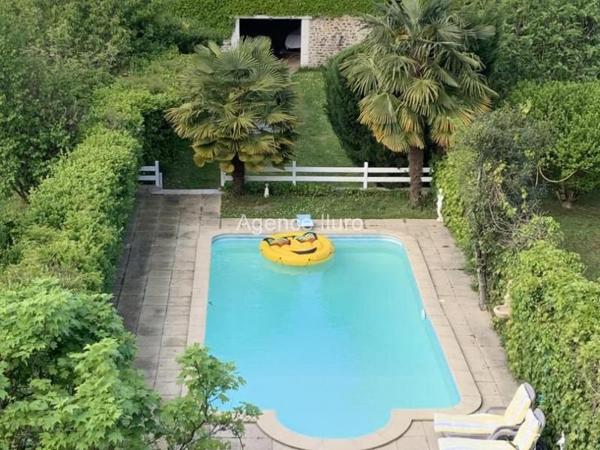 Maison - Oloron-sainte-marie - Réf.:204683 OLORON PROXIMITE CENTRE - BELLE MAISON DE MAITRE AVEC PISCINE - BAISSE DE PRIX -