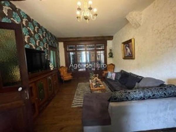 Maison - Oloron-sainte-marie - Réf.:204683 OLORON PROXIMITE CENTRE - BELLE MAISON DE MAITRE AVEC PISCINE - BAISSE DE PRIX -