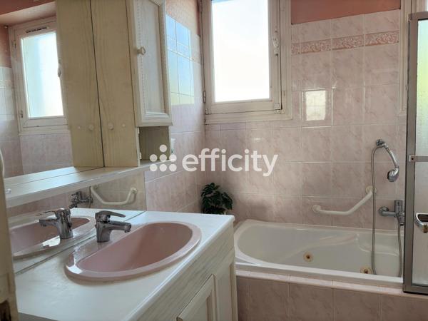 Maison
         4 pièces
        - 78 m² 198 000 € *