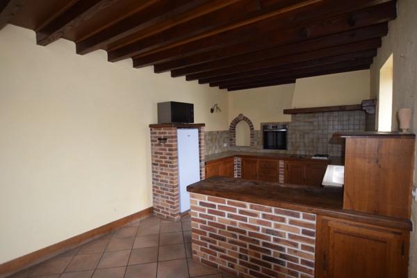 Maison ancienne de 154 m2 , au calme à COUCHES.