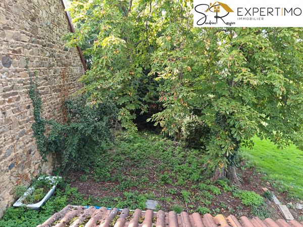 Blot-l'Église (63440) Exclu Maison Familiale à rafraîchir avec 5 Chambres – Blot-L'église (63)